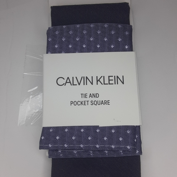 Calvin Klein tie and pocket square - Picture 1 of 2